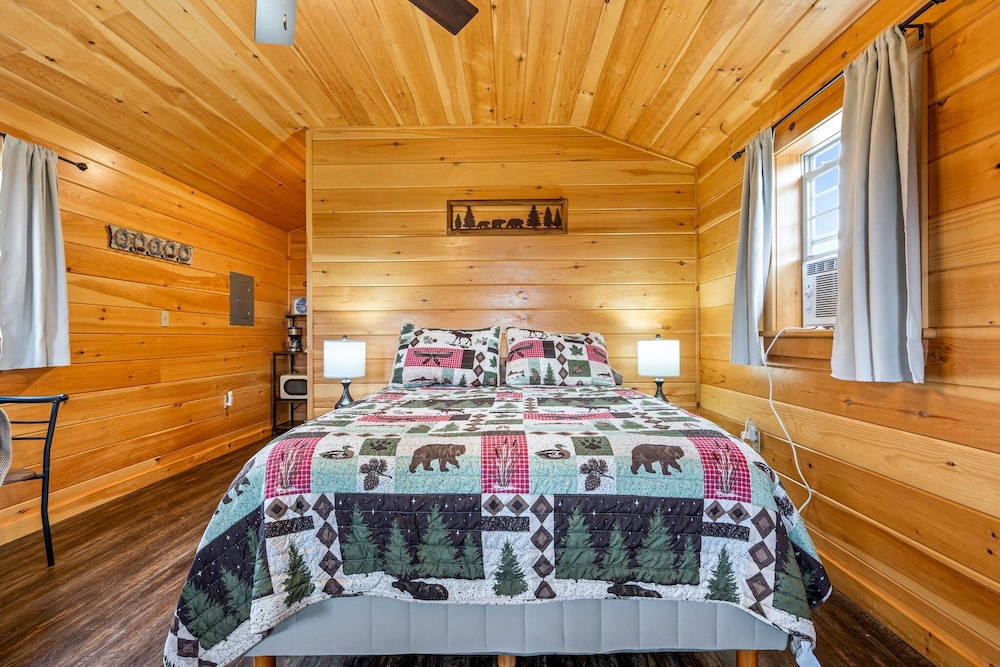 Family Cabin, Ocean View (Pet-Friendly) photo 2
