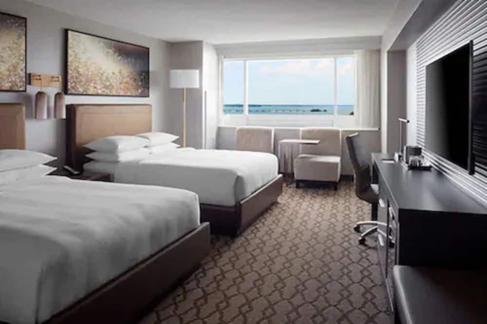 Room, 2 Queen Beds, City View