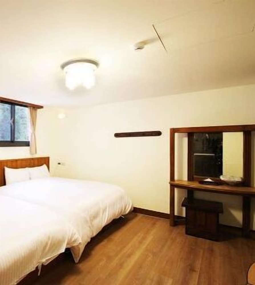 Standard Quadruple Room, 2 Double Beds (L)