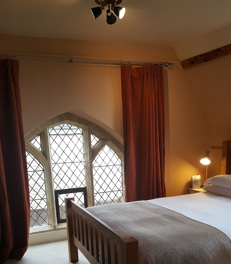 Room, 1 King Bed, Ensuite (The Wordsworth) photo 3