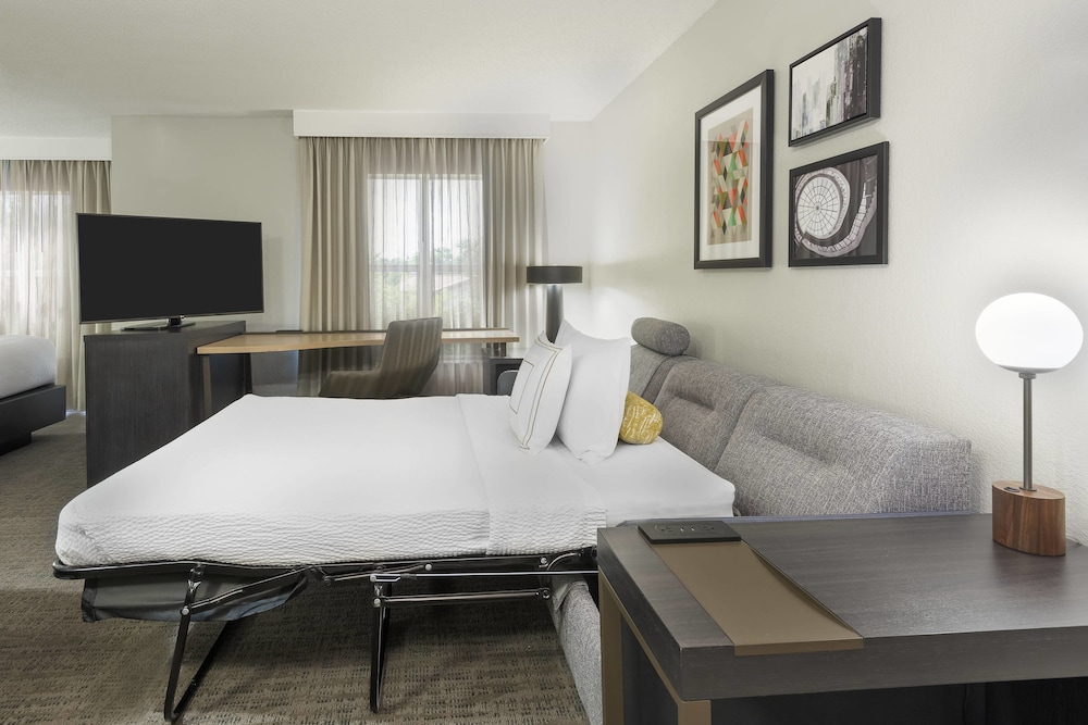 Suite, 1 Bedroom - Photo 3