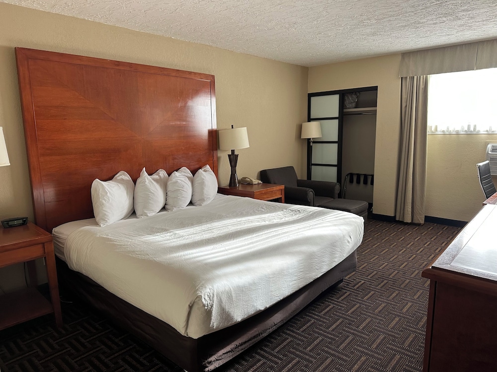 Room, 1 Queen Bed, Non Smoking - Photo 2
