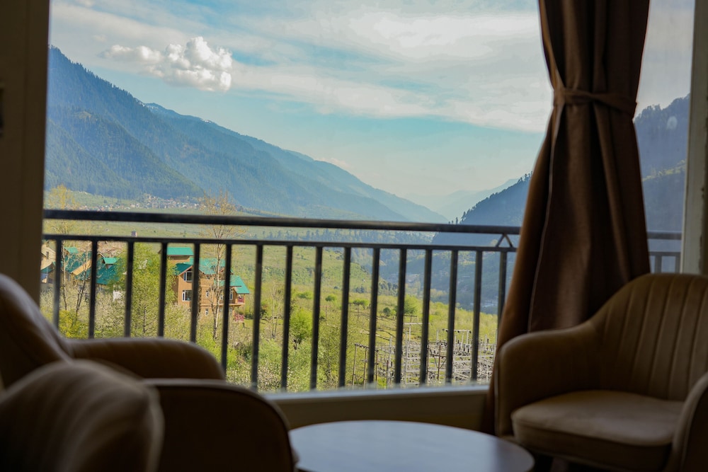 Premium Room - Photo 20