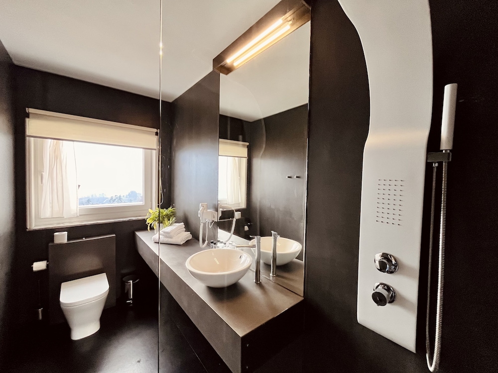 Deluxe Double or Twin Room photo 2