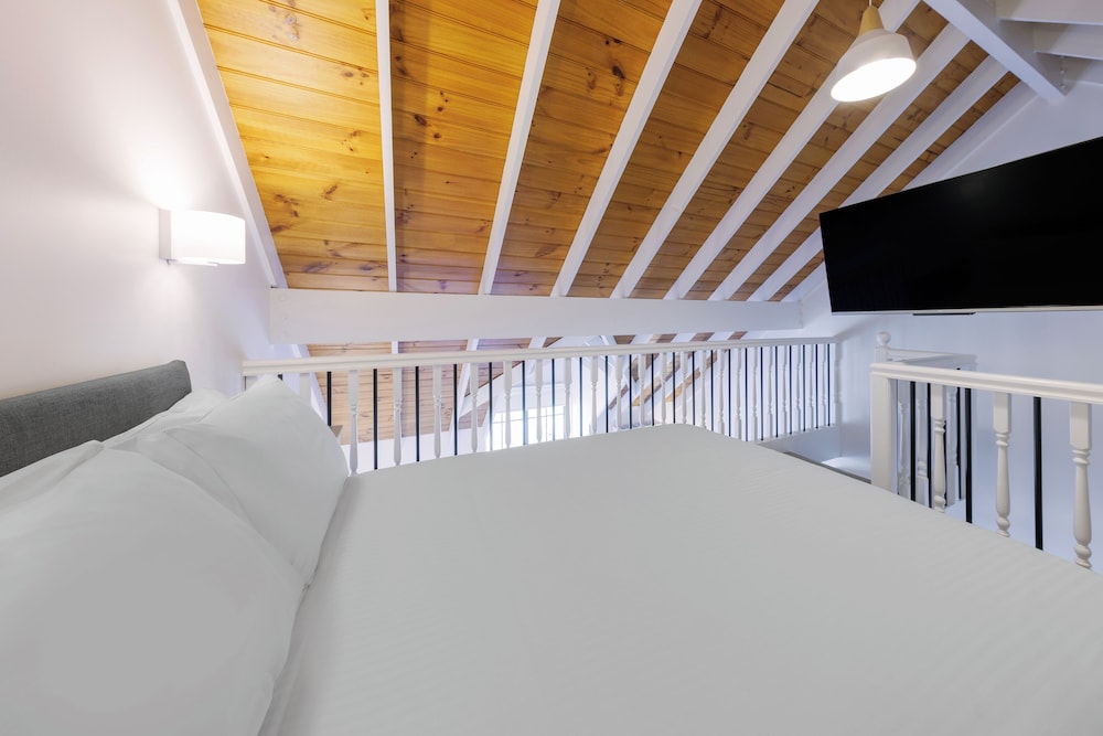 Family Mezzanine - Photo 2