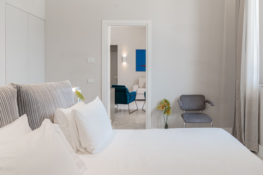 Suite (Open) photo 1