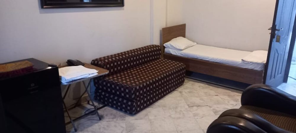 Standard Suite - Photo 3