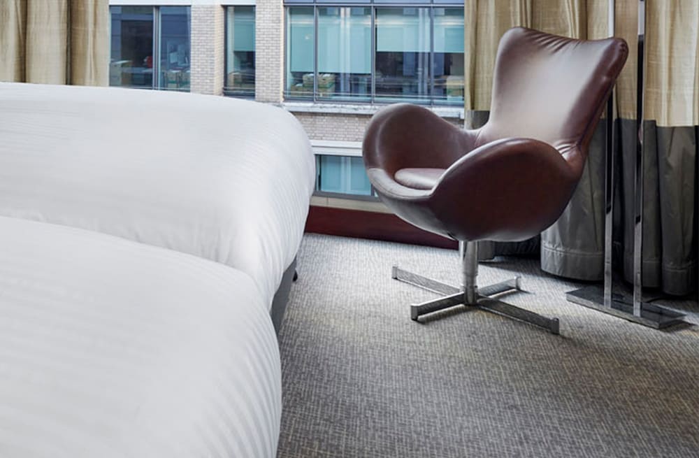 Executive King with View