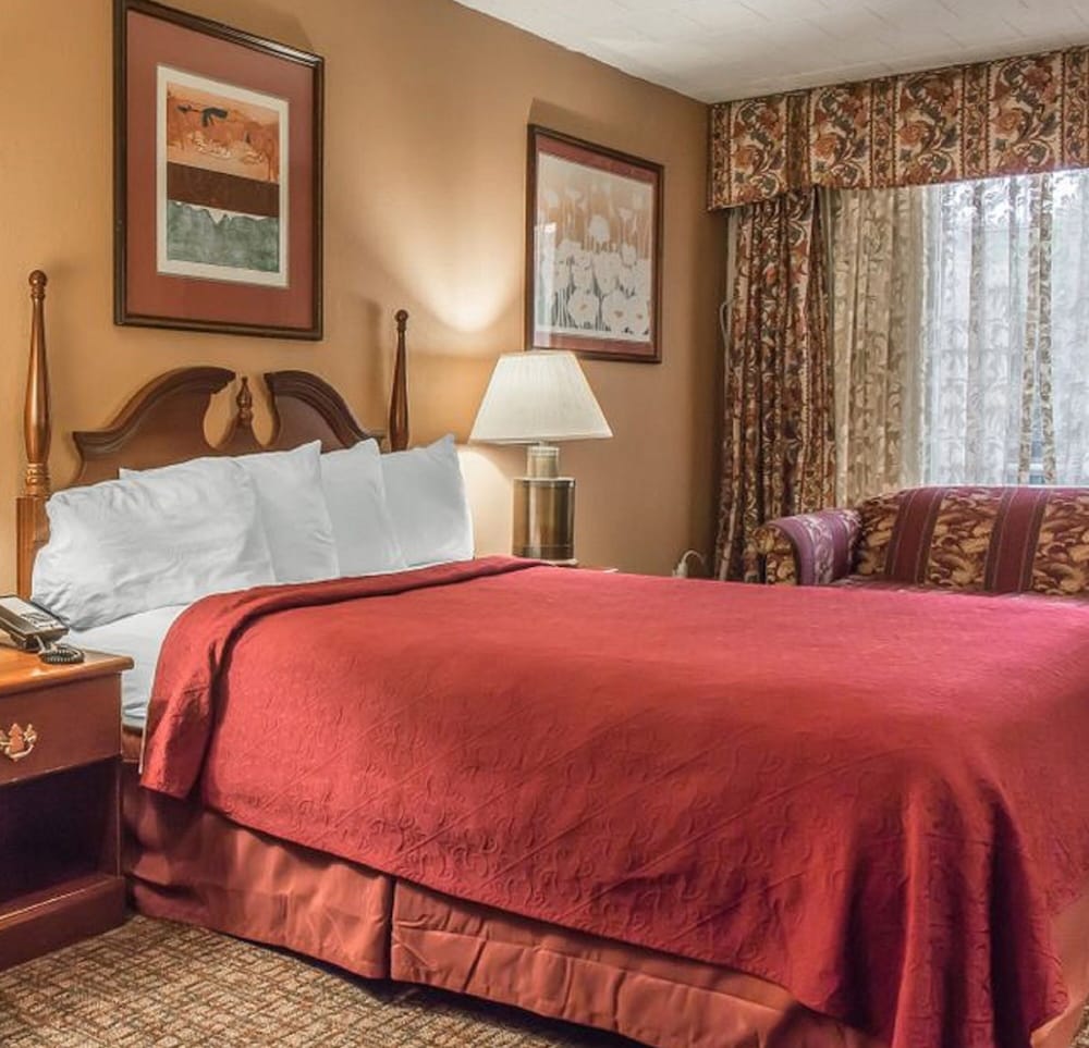Premium Room, 1 Queen Bed, Non Smoking, Hot Tub photo 2
