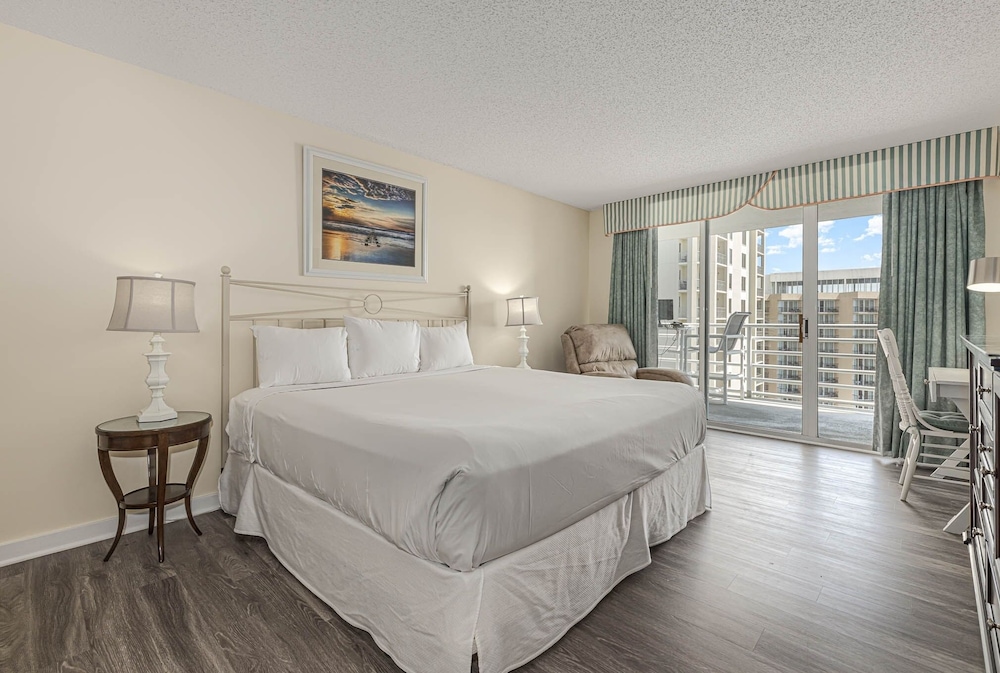 Condo, 3 Bedrooms