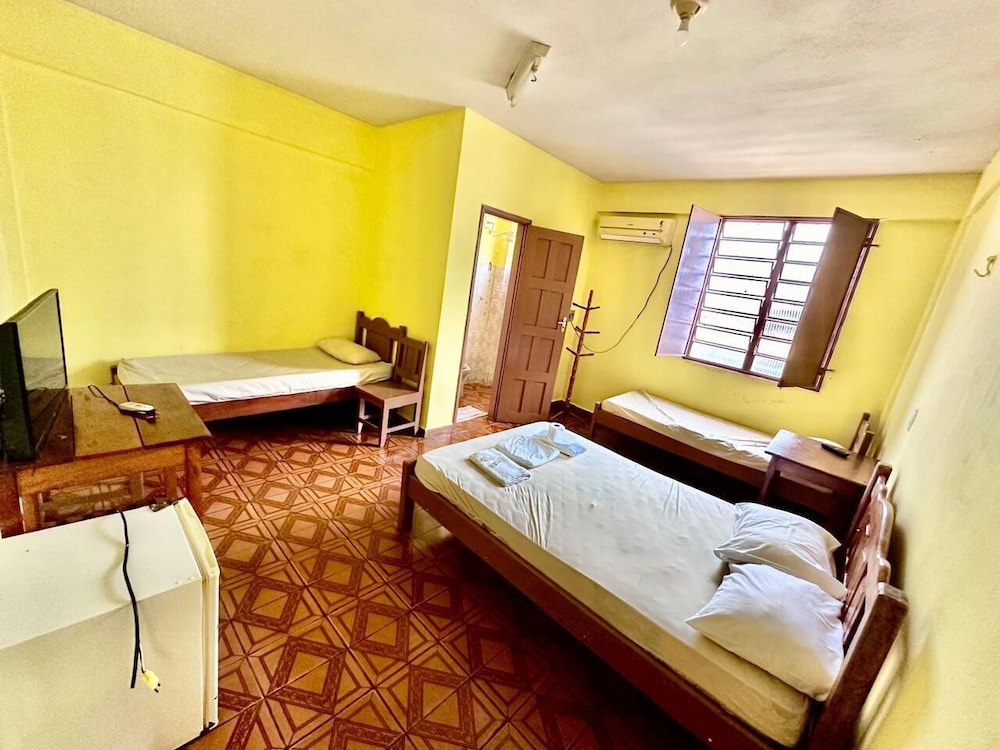 Economy Triple Room