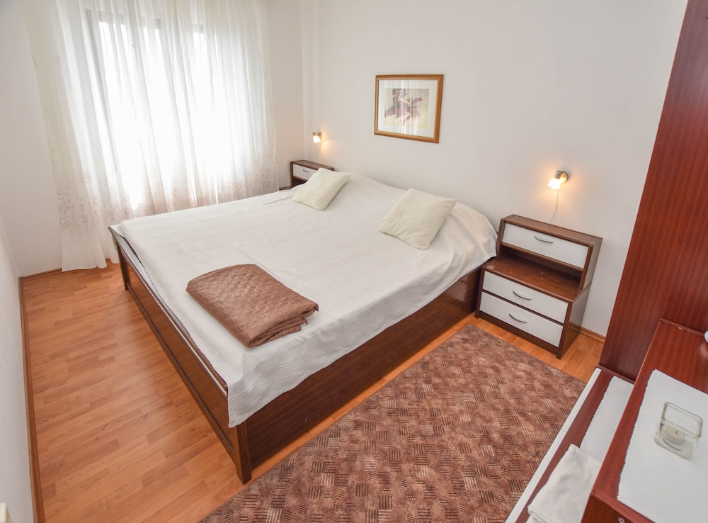 Apartment (A1)