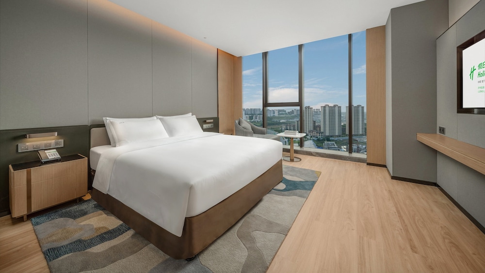 Standard Room, 1 King Bed photo 2