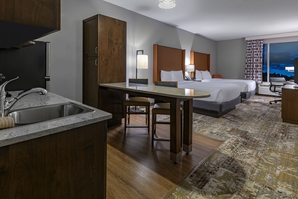 Deluxe Room, 2 Queen Beds, Non Smoking - Photo 5