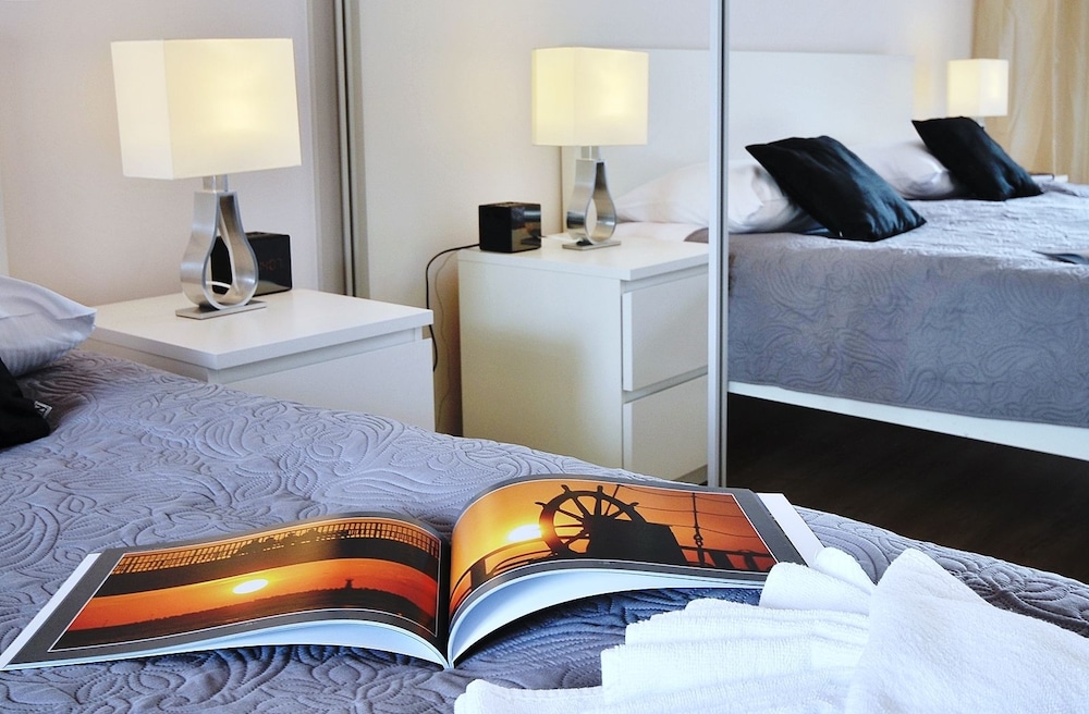 Classic Apartment, 1 Bedroom, Pool View (D103) photo 3