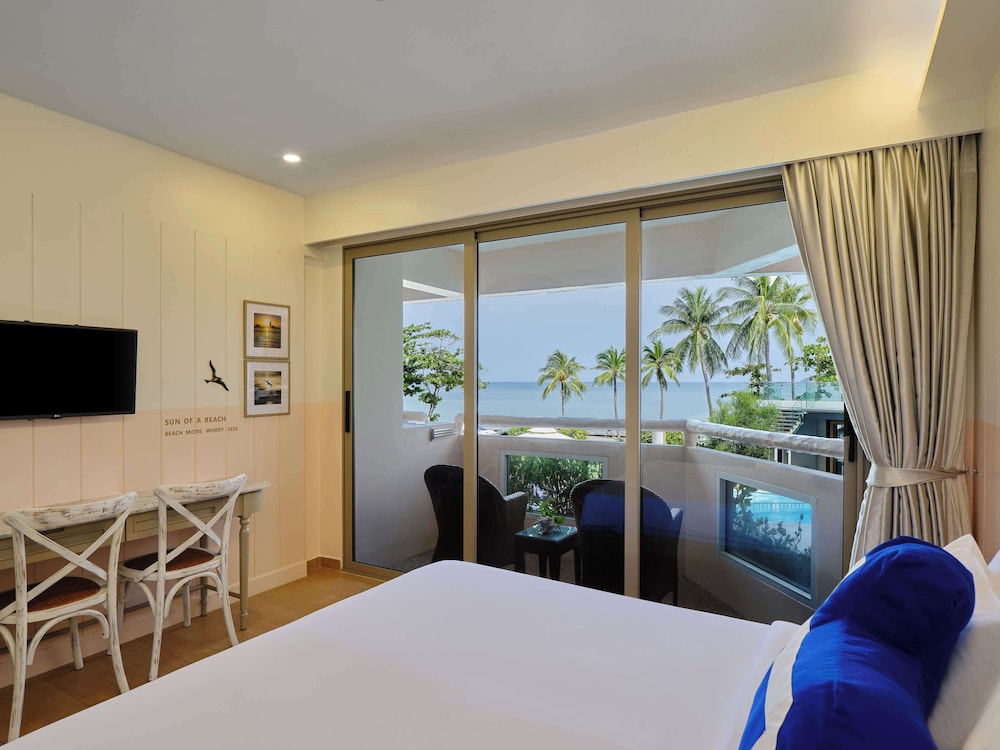 Superior Room, Partial Sea View
