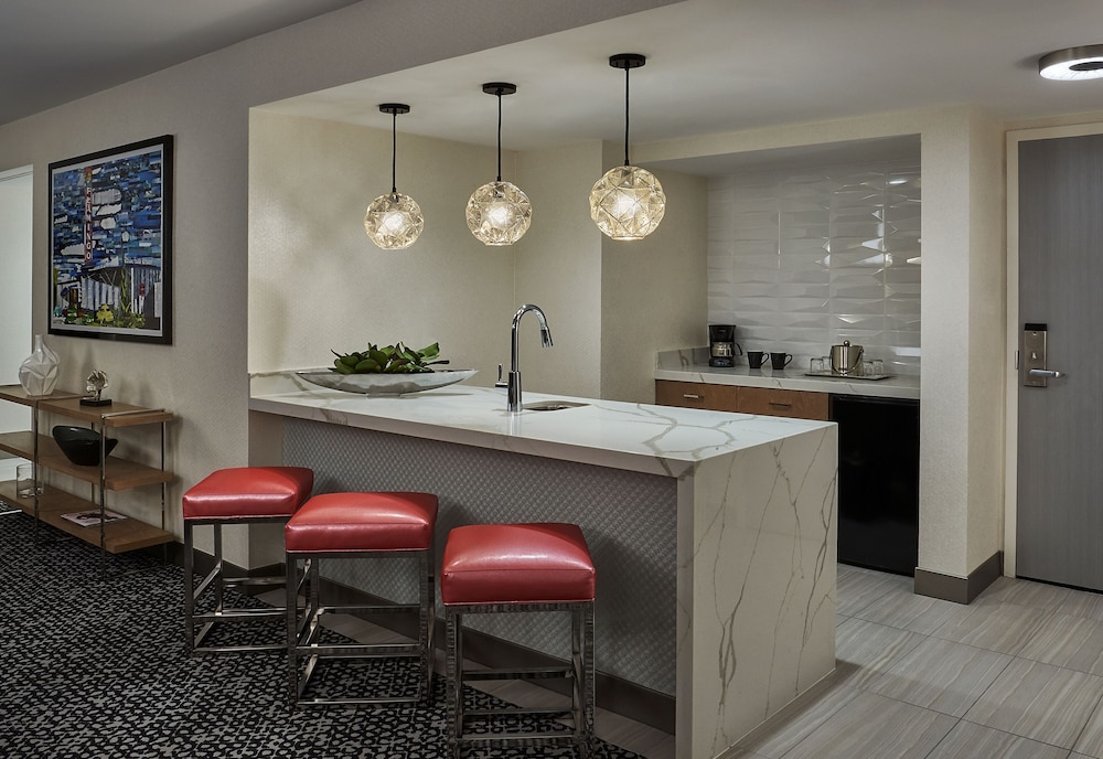 Flamingo Vice-presidential Suite, Habitat Tower, 1 King, Non-smoking