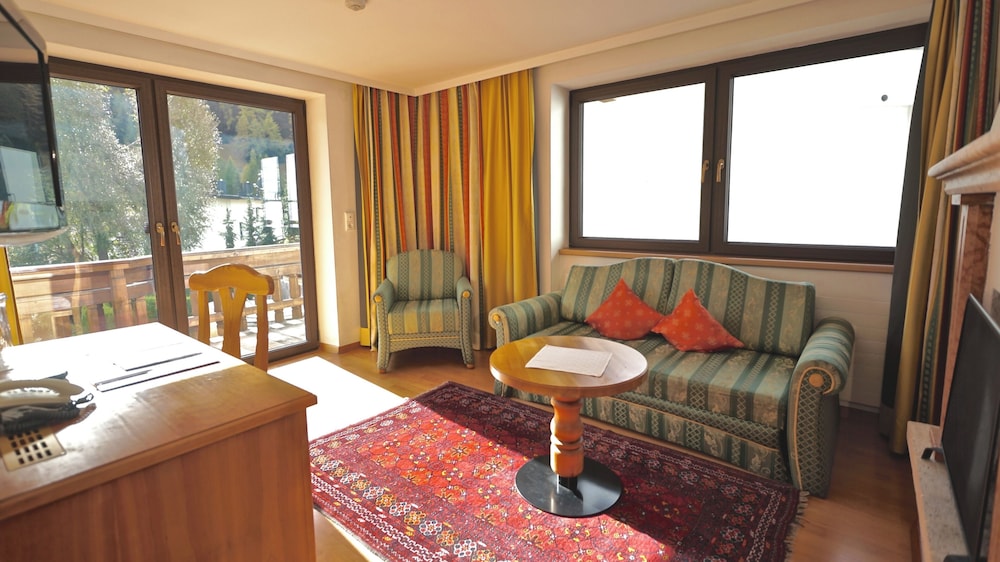 Standard Suite - Photo 1