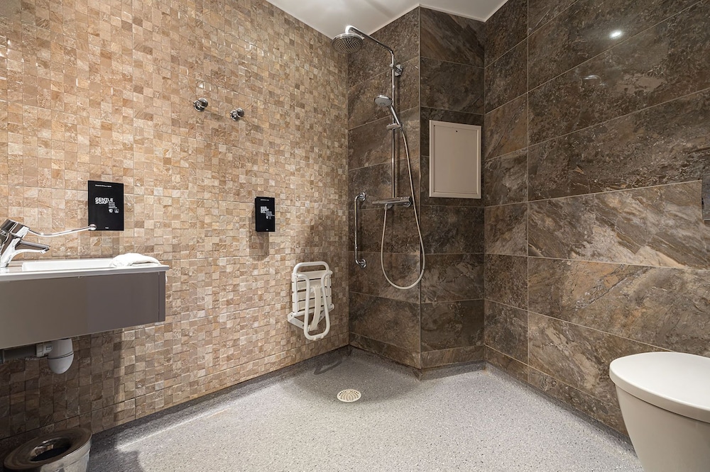 Comfort Room, Accessible, Non Smoking photo 3