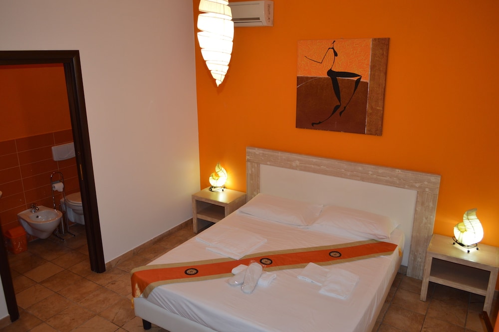 Double or Twin Room (Arancio) photo 3