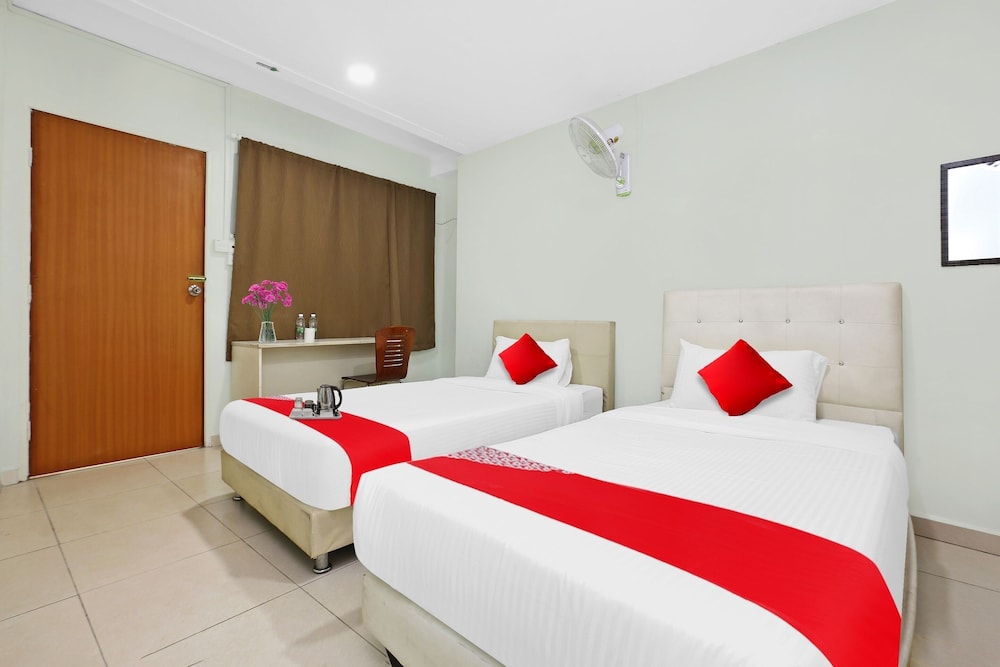 Deluxe Twin Room photo 3