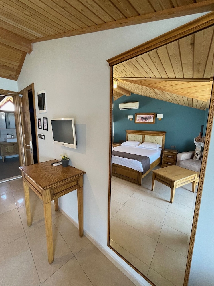 Deluxe Double Room, 1 Bedroom, Non Smoking, Sea View photo 2
