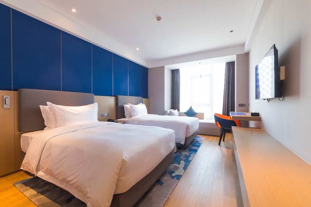 Standard Room, 2 Twin Beds (High Floor) - Photo 2