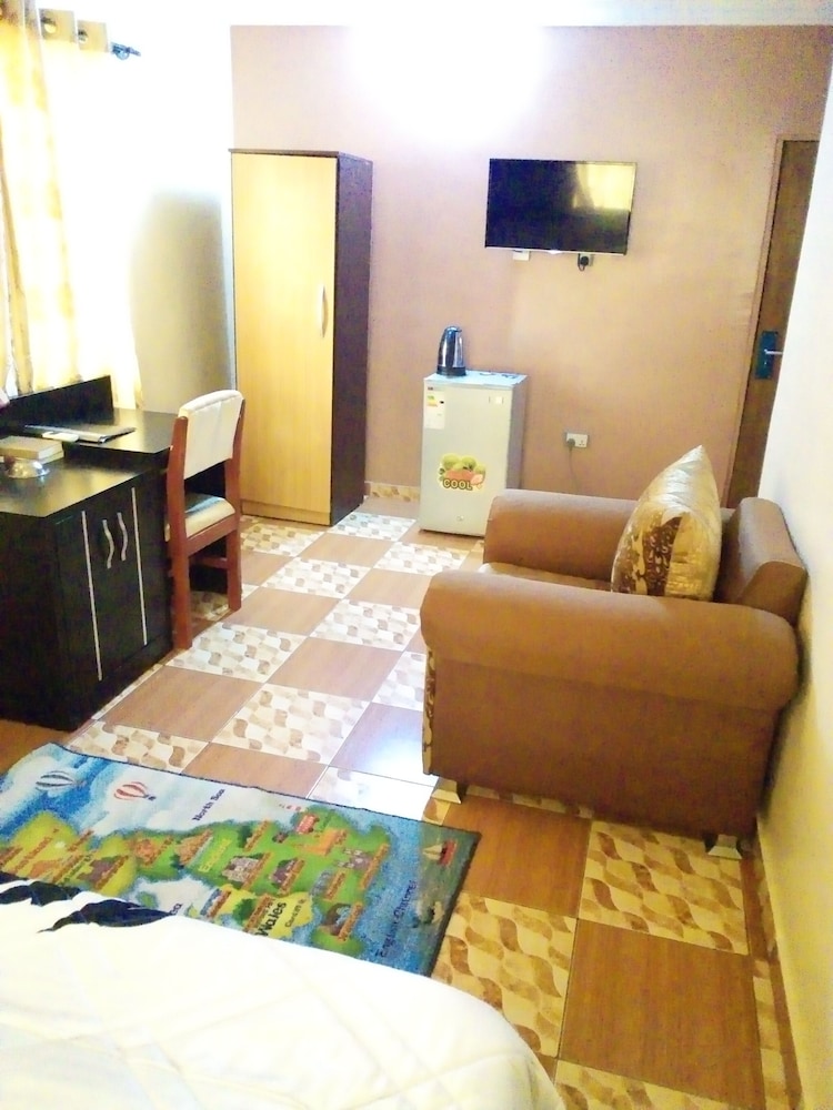 Premium Room, 1 King Bed (Ambassador Suite) photo 1