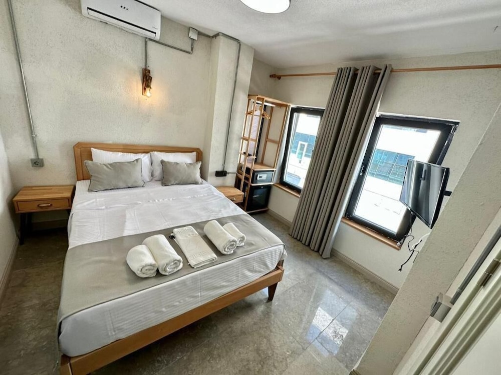 Deluxe Studio Suite photo 2