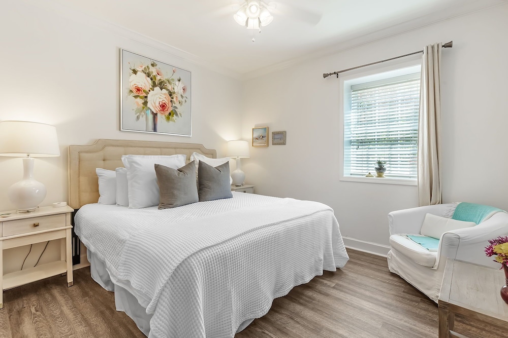 Dogwood Luxury Suite, 2 Bedrooms, Pets Allowed, Ground Floor photo 2
