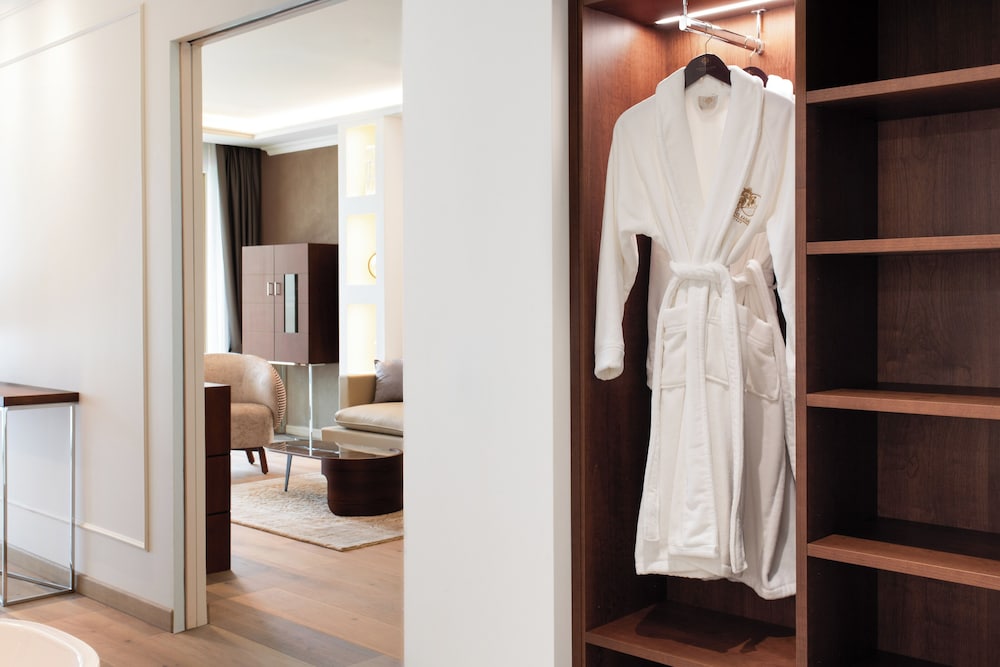 Grand Suite, Lake View with balcony and terrace photo 3