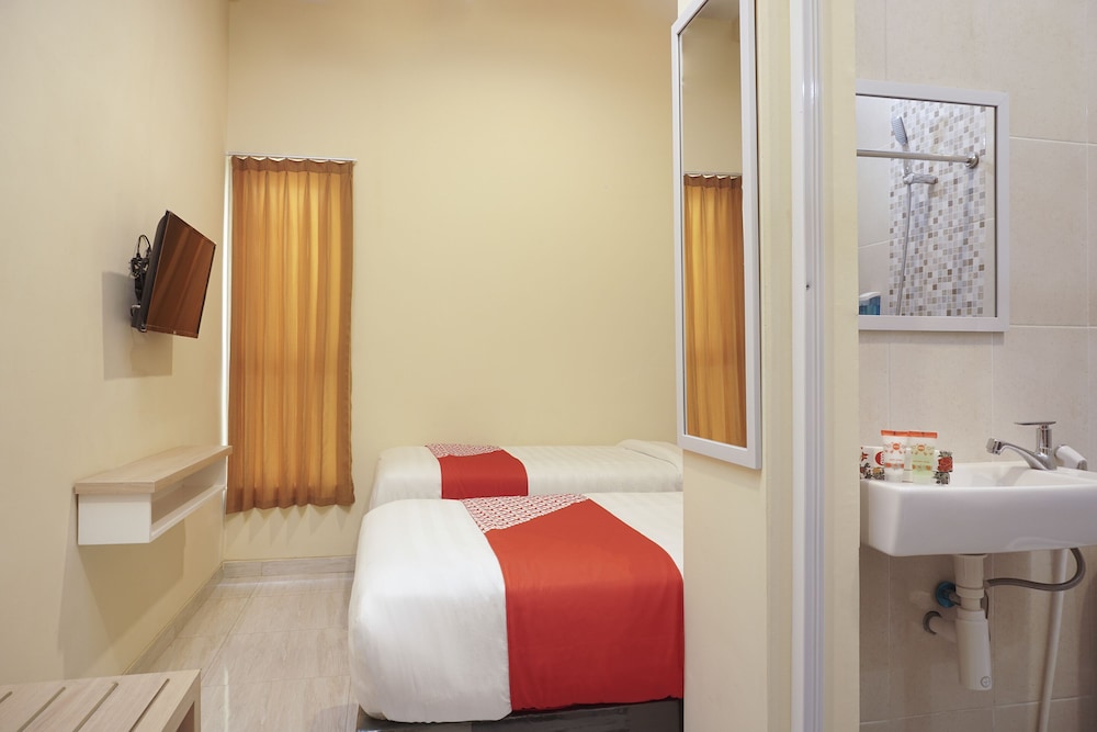 Standard Twin Room - Photo 6
