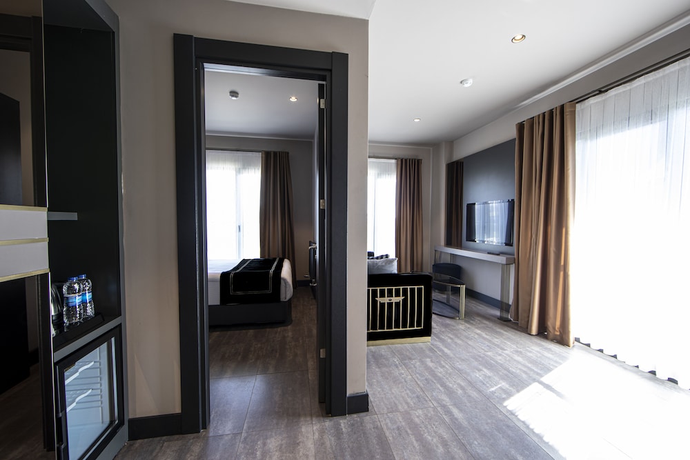 Junior Suite Panoramic Room - Photo 4