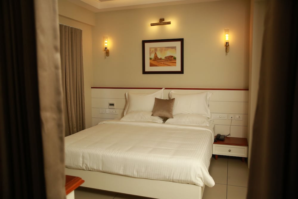 Luxury Suite, City View