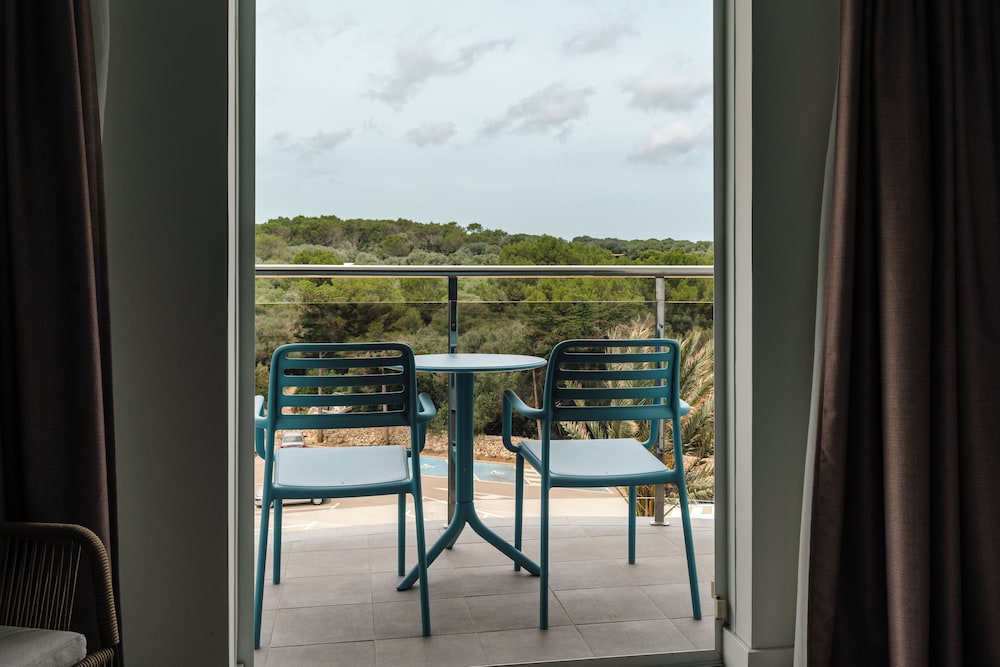 Double Room (2 Adults) - Photo 4