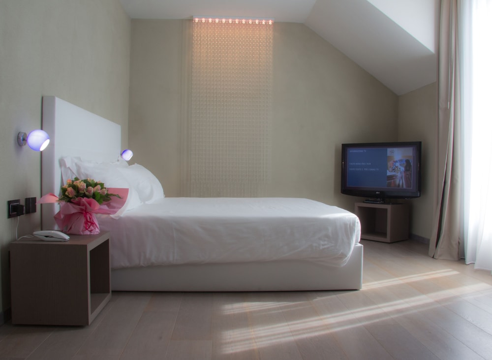 Superior Double or Twin Room, Lake View photo 1