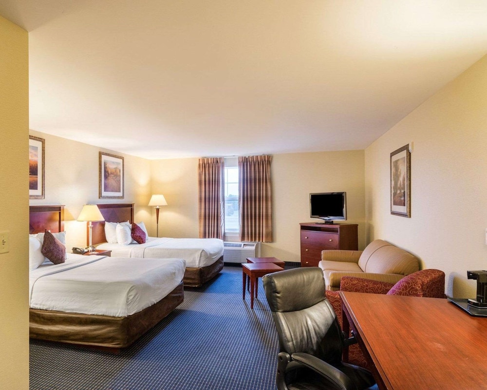 Suite, 2 Queen Beds, Non Smoking - Photo 1