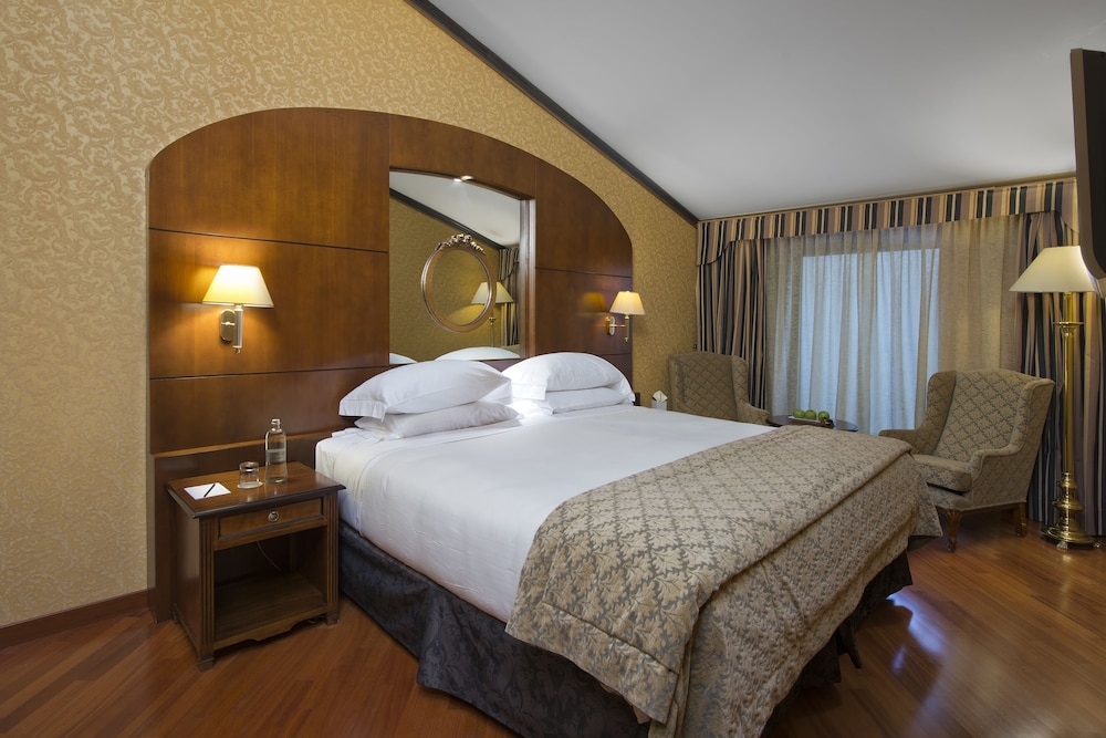 The Level Ambassador Suite and Lounge Access - Photo 4