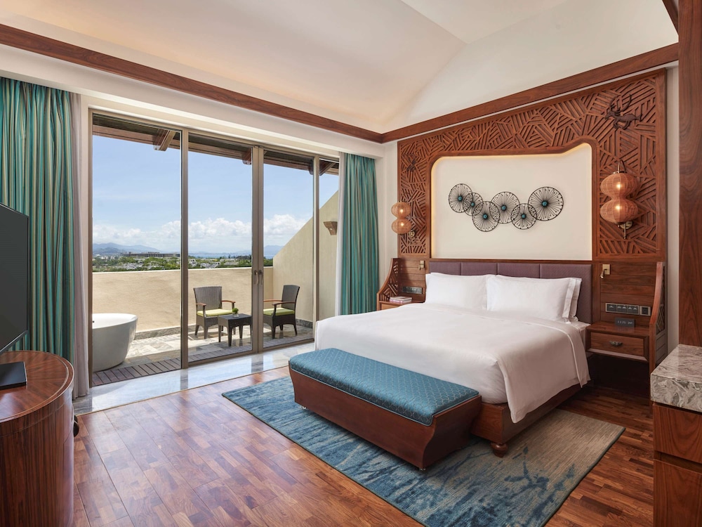 Fairmont, Family Suite, 1 King Bed, Garden View