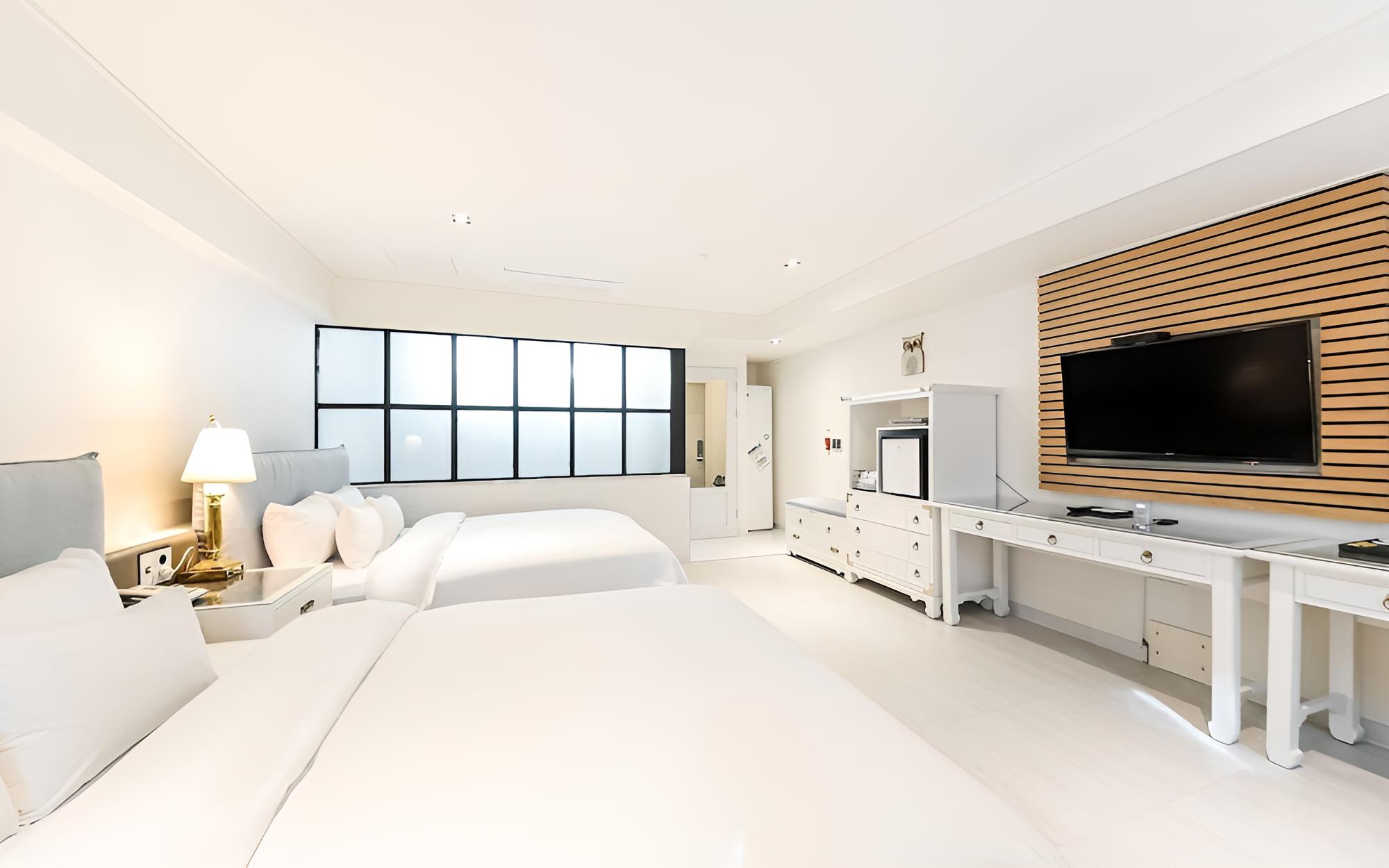 Room (Suite Room (Double + Double/styler Ne) photo 3