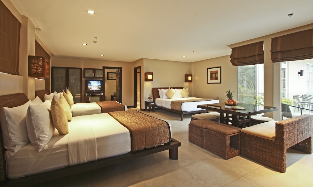 Family Grand Suite with Veranda photo 2