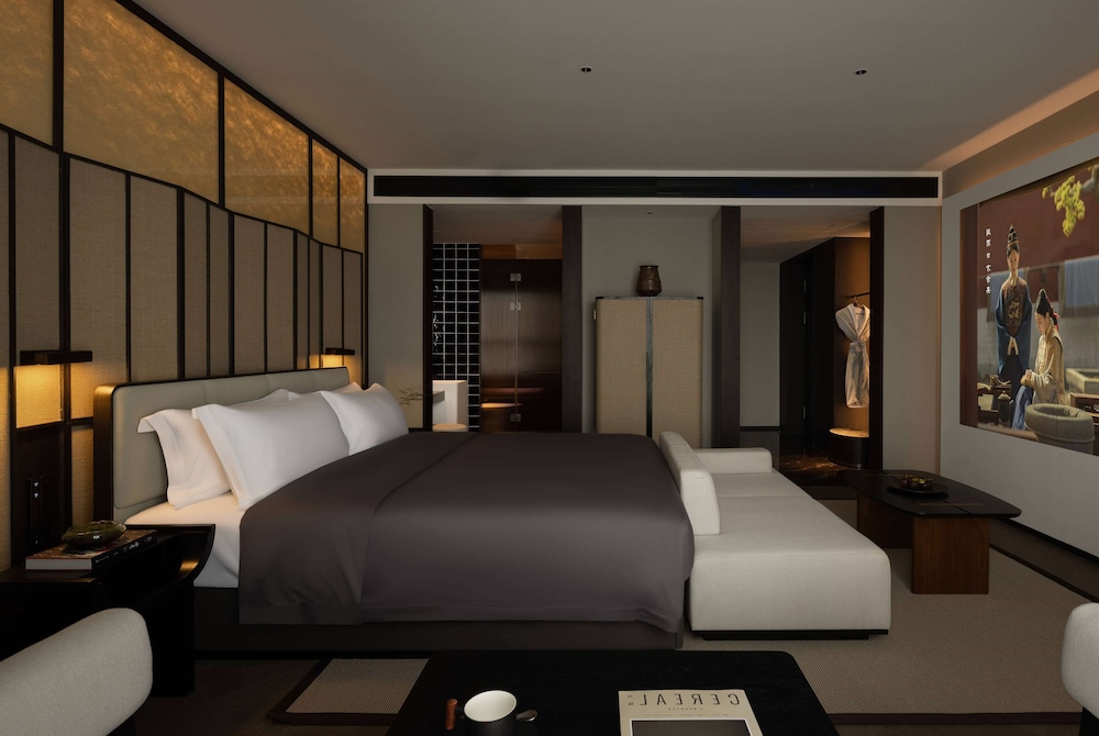 Room, 1 King Bed, Non Smoking (Audiovisual)