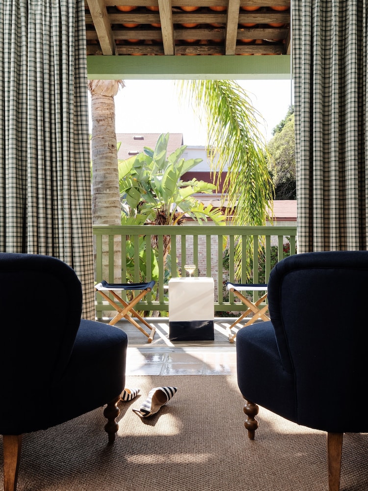 Superior Studio, 1 King Bed, Balcony (The Grand Studio) photo 1
