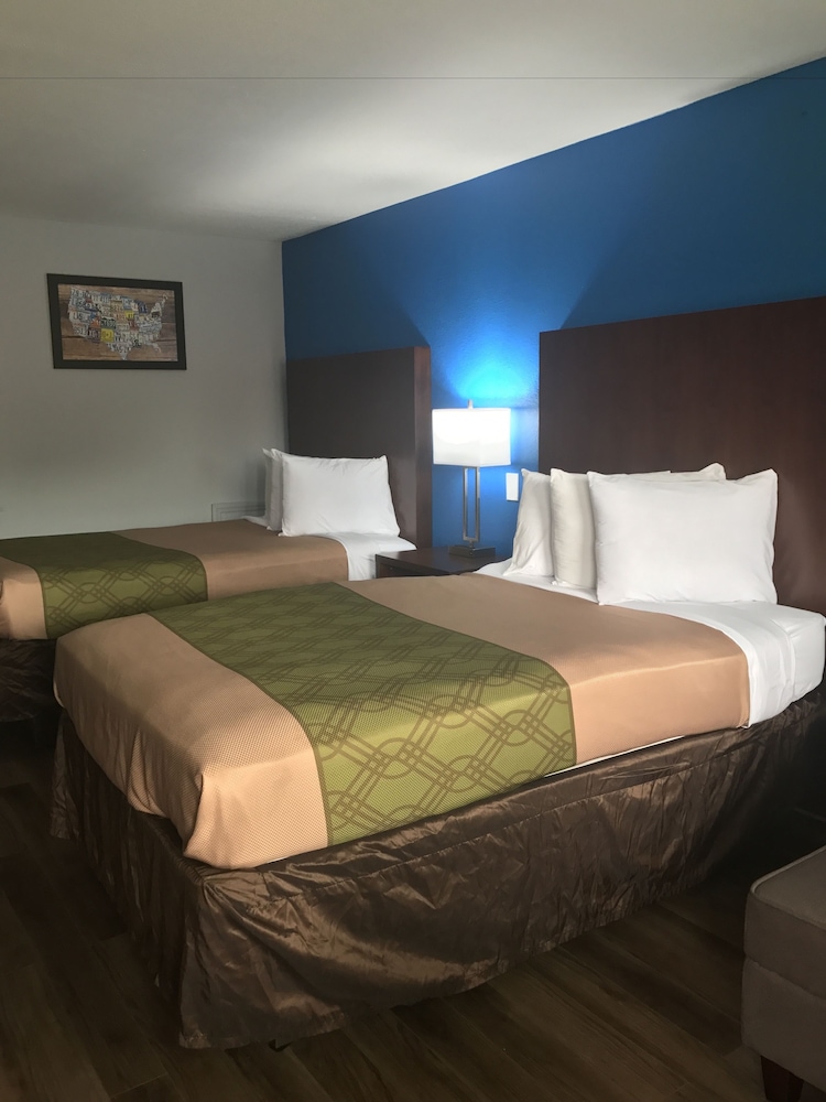 Standard Room, 2 Double Beds, Smoking - Photo 2