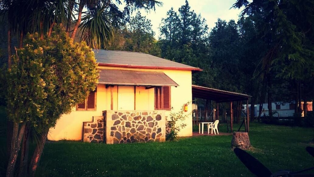 Romantic Bungalow, 1 Bedroom, Lake View, Beachfront