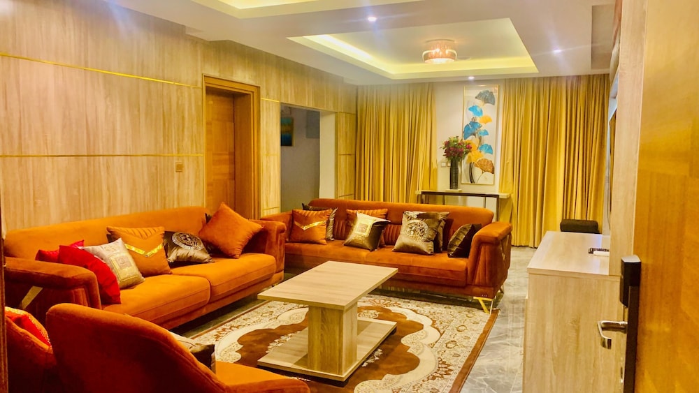 Grand Apartment, City View