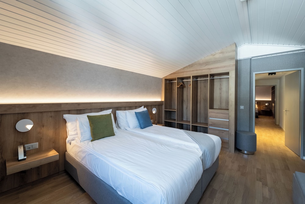 Room, 1 Double Bed (The East Side Apartment) photo 2
