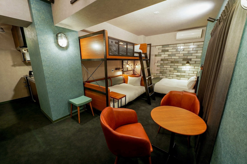 Bunk Bed with 1 Double Bed- Greystone(Please see policies and room information before you book) - Photo 24
