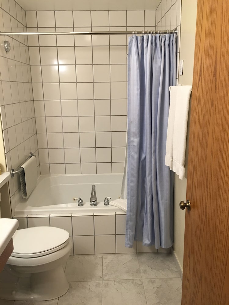 King & Queen Suite, Garden View photo 3