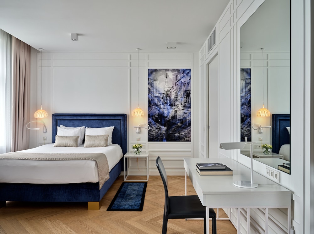 Premium Room, 1 Queen Bed, Accessible photo 1
